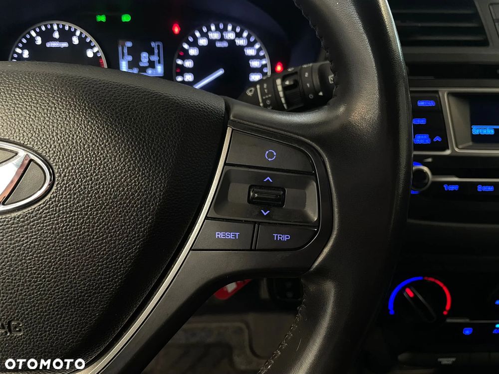 Hyundai i20 1.2 GO - 17