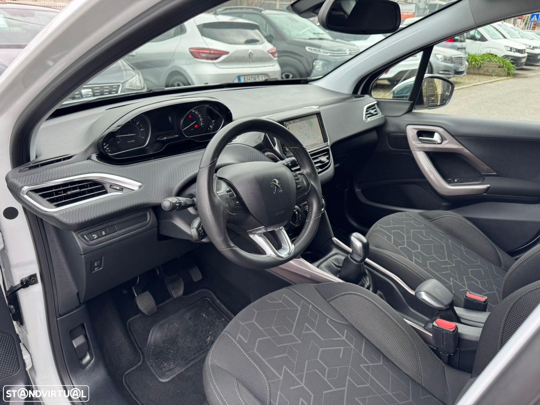 Peugeot 2008 1.2 PureTech Style - 8