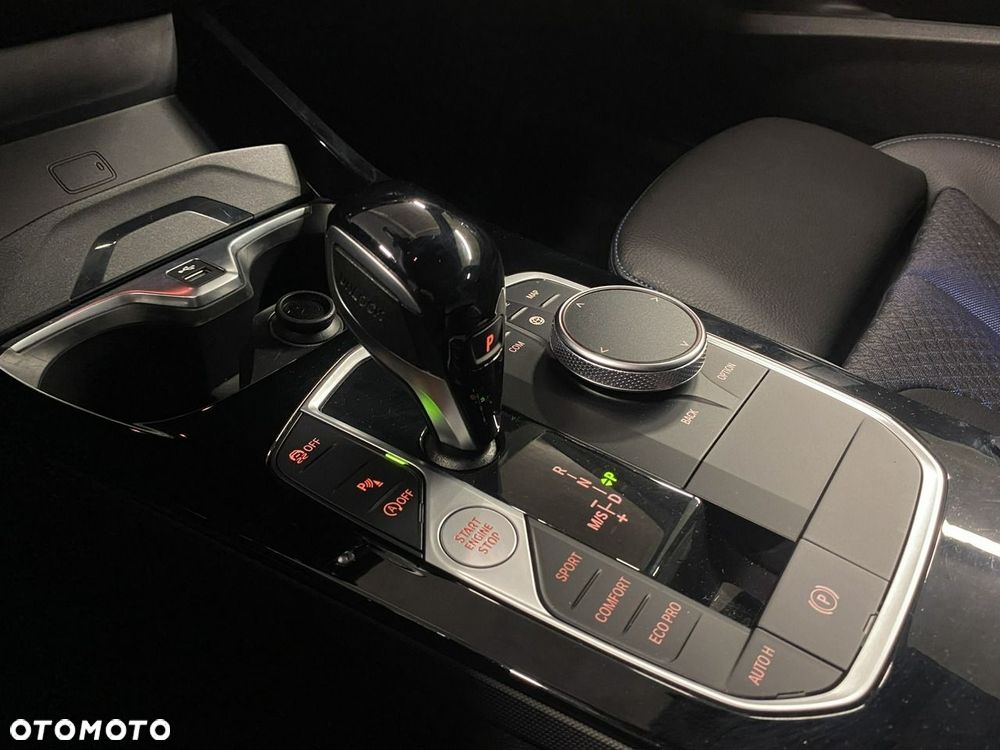 BMW Seria 2 220i - 34
