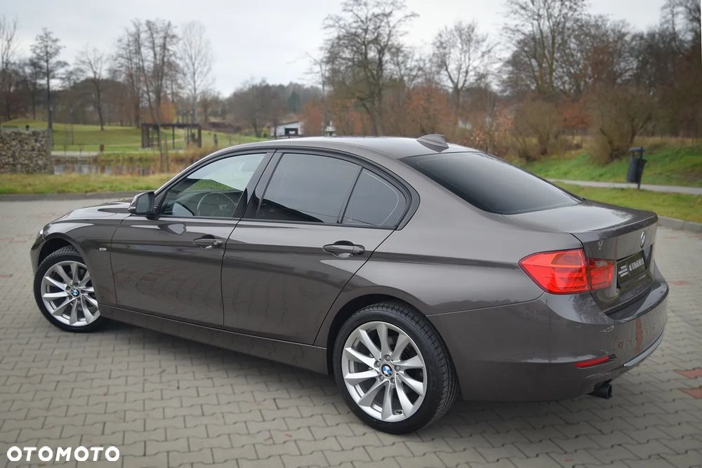 BMW Seria 3 316i Modern Line - 18