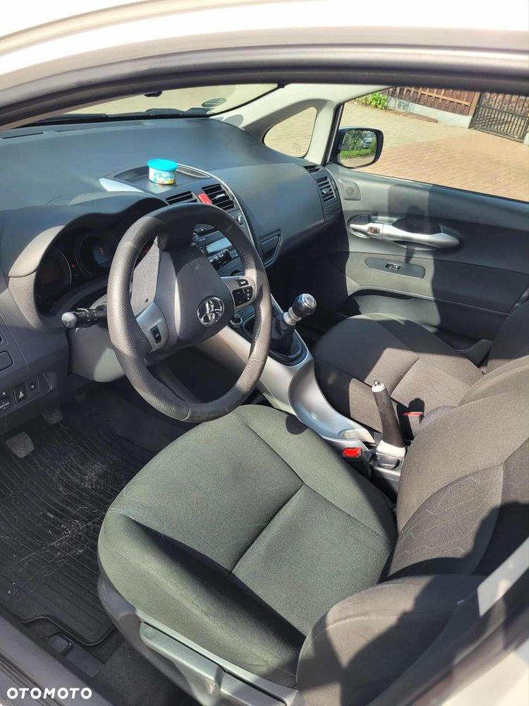 Toyota Auris 1.4 D-4D Active - 10