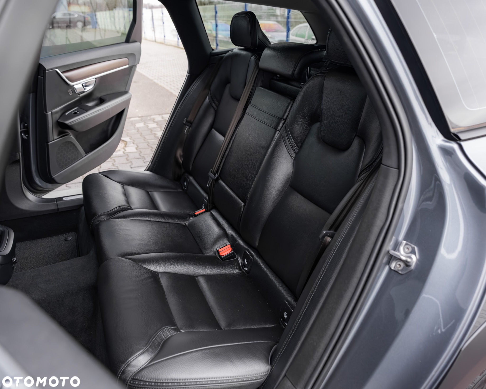 Volvo V90 Cross Country D5 AWD Geartronic - 32