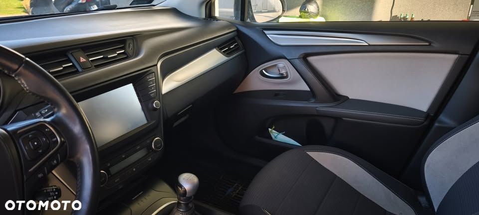 Toyota Avensis 2.0 D-4D Prestige - 4