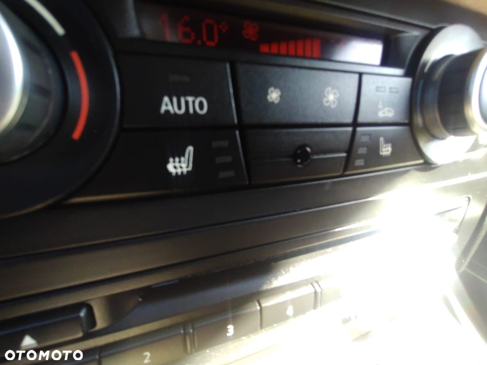 BMW X1 xDrive20d xLine - 35