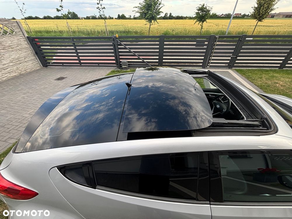 Hyundai Veloster - 11