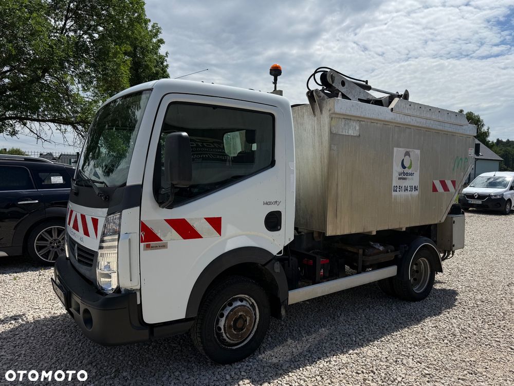 Renault Maxity - 25
