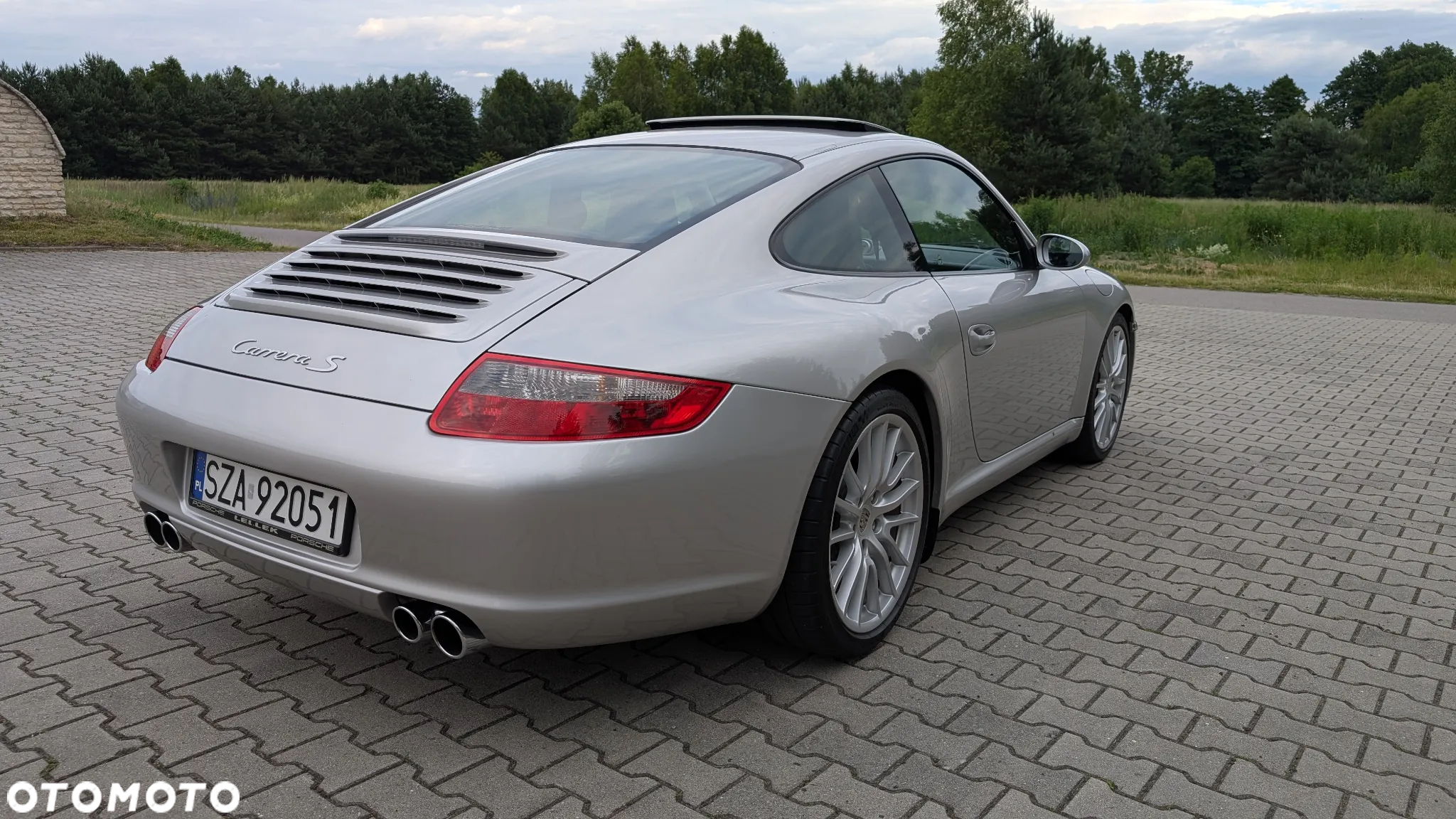 Porsche 911 Carrera S - 11