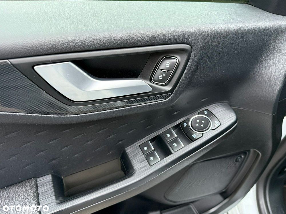 Ford Kuga - 17