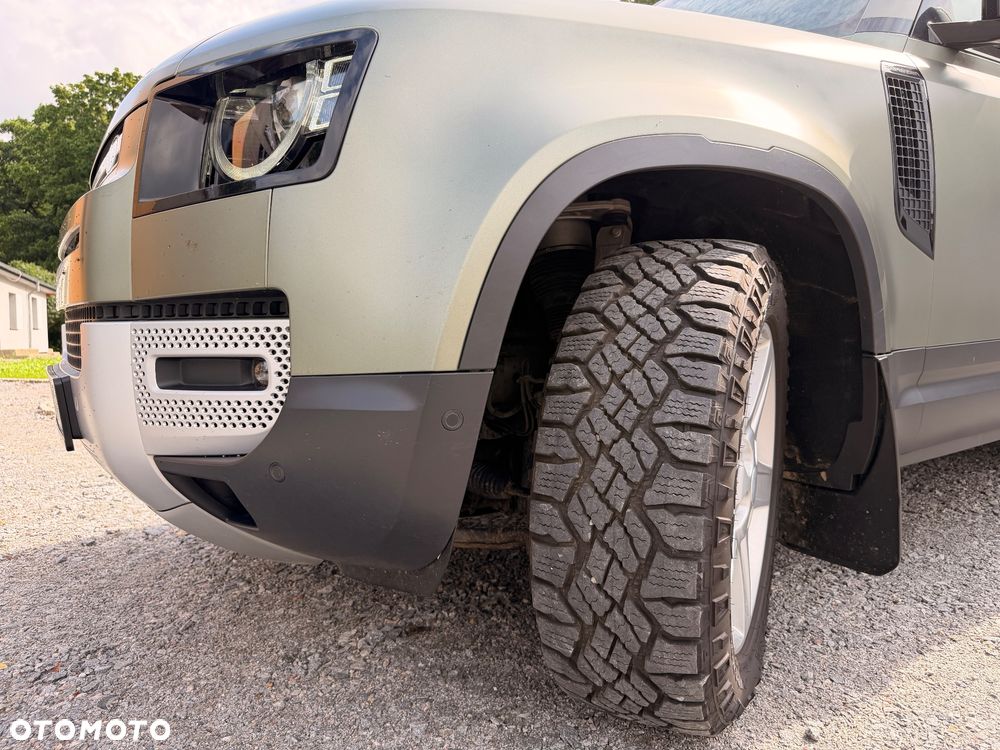 Land Rover Defender 2.0 D240 SE - 6