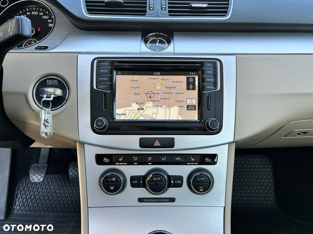 Volkswagen Passat CC - 20