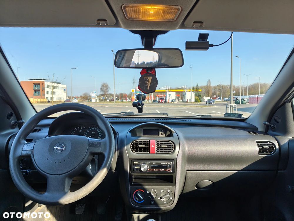Opel Corsa 1.2 16V Essentia - 10