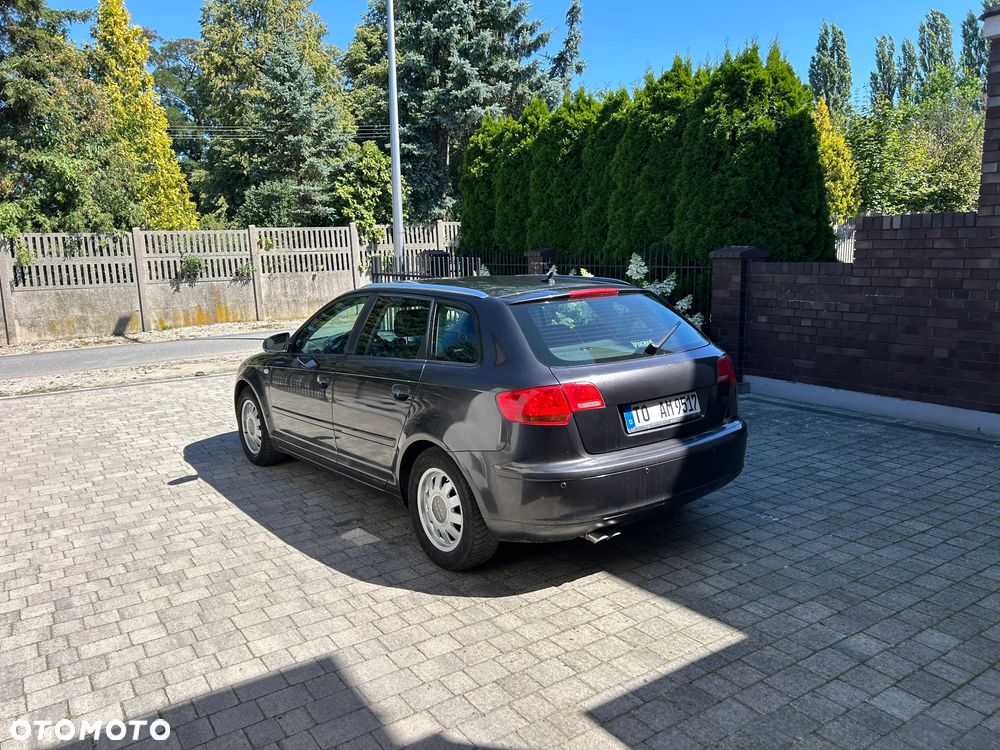 Audi A3 Sportback 2.0 TDI DPF (DSG) S tronic Ambiente - 4