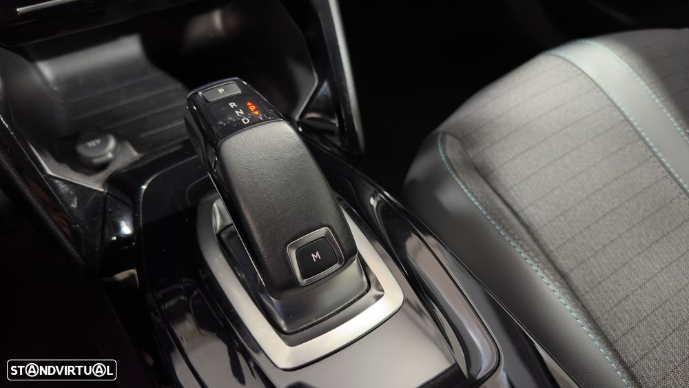 Peugeot 2008 PureTech 130 EAT8 Allure - 28