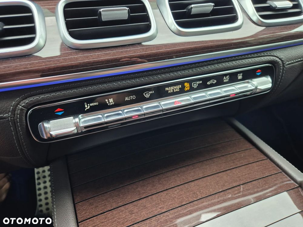 Mercedes-Benz GLS - 29