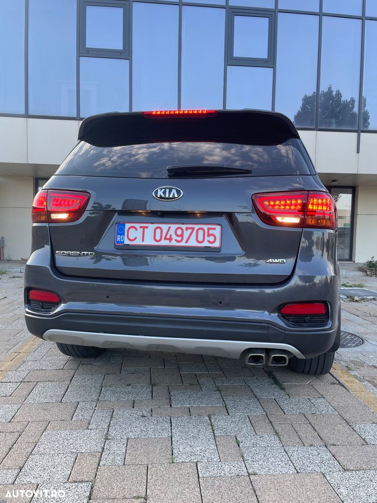 Kia Sorento 2.0 DSL 6AT 4x4 Cosmo - 8