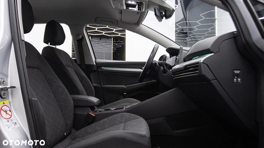 Volkswagen Golf 1.5 eTSI Life DSG - 17