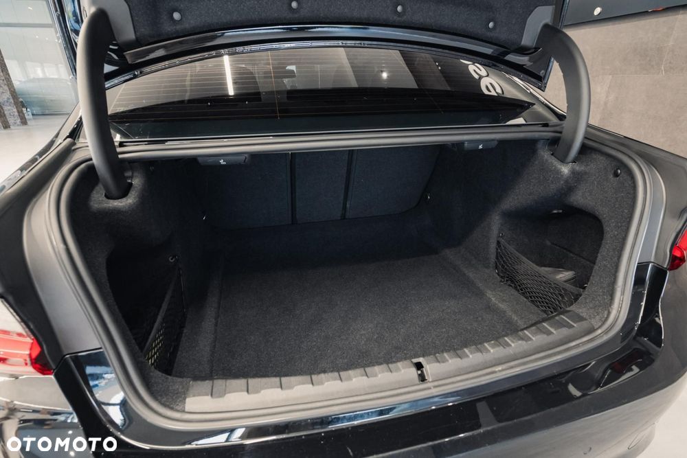 BMW Seria 3 330i Advantage - 37