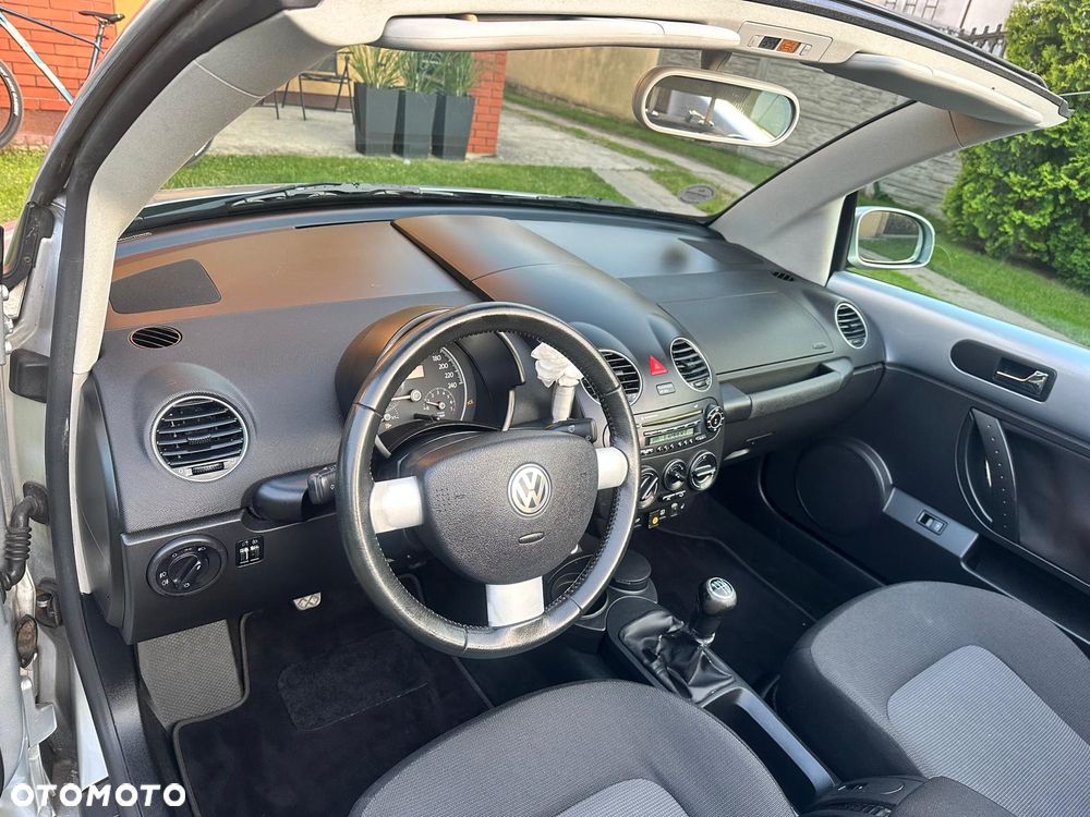 Volkswagen New Beetle 1.6 - 9