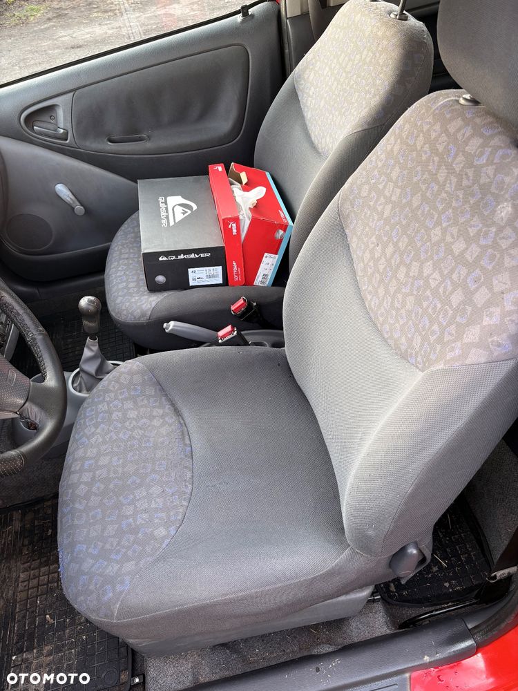 Toyota Yaris 1.3 Terra - 12