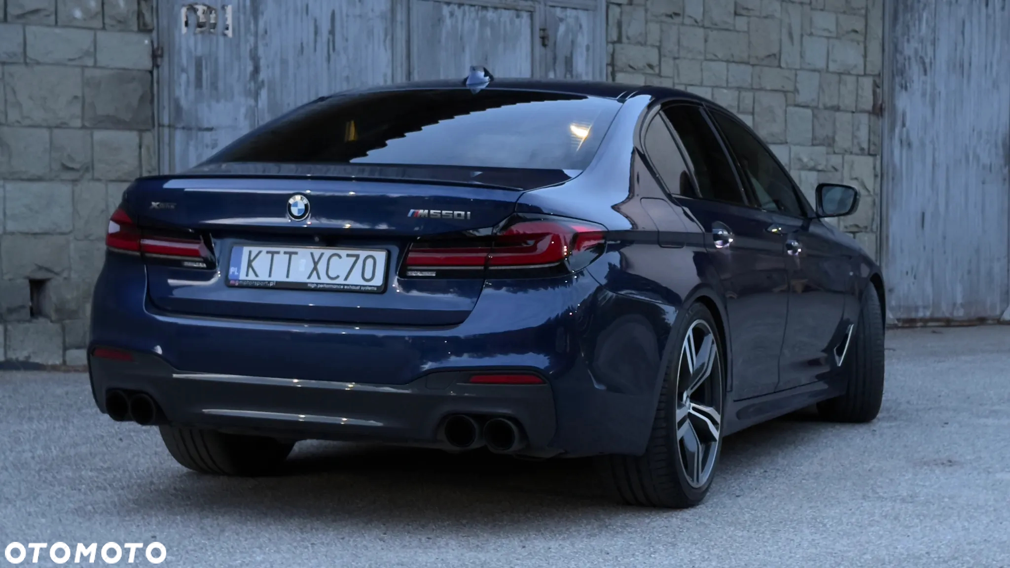 BMW Seria 5 M550i xDrive sport - 13