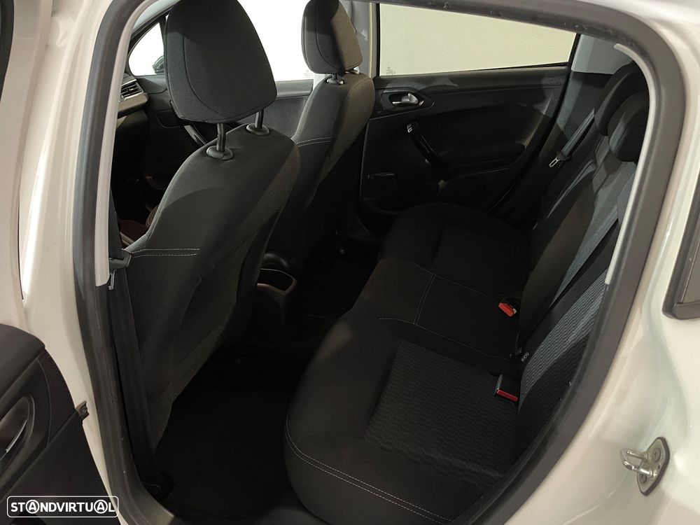 Peugeot 208 82 PureTech Style - 10