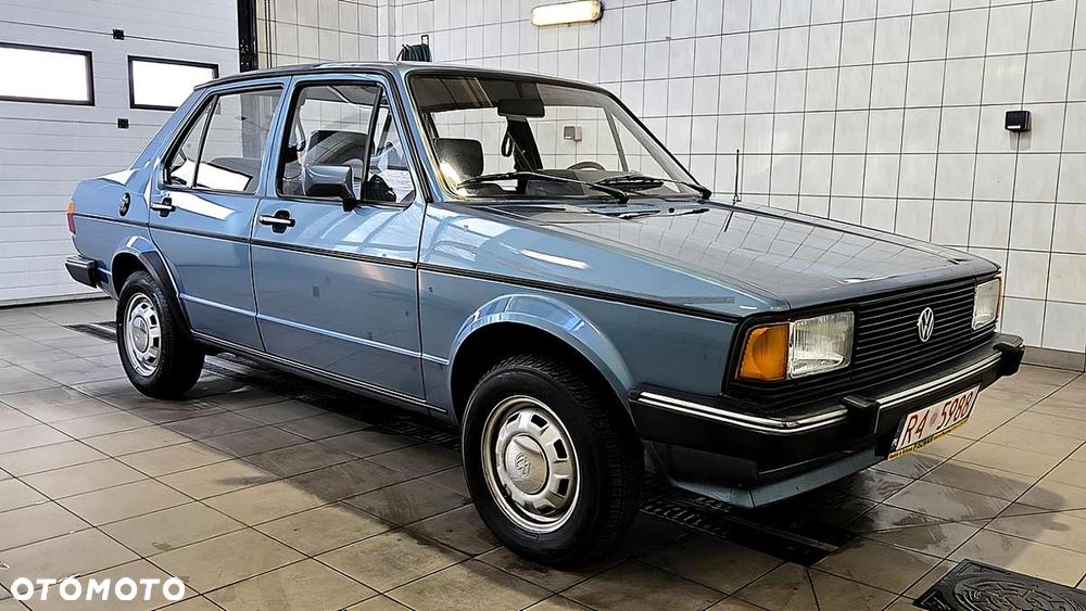 Volkswagen Jetta - 2