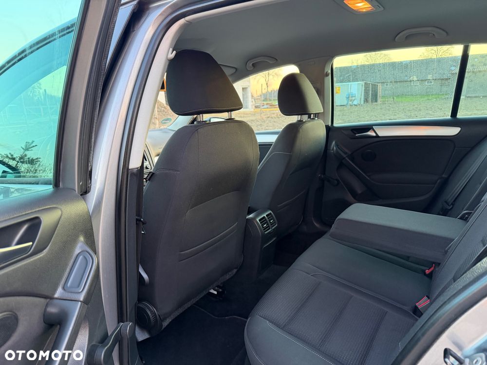 Volkswagen Golf 1.6 TDI DPF BlueMotion Technology Team - 23