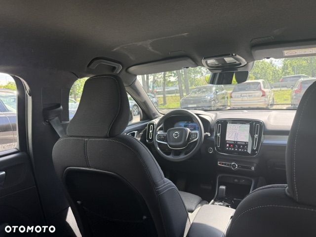 Volvo XC 40 B3 Plus Dark - 24