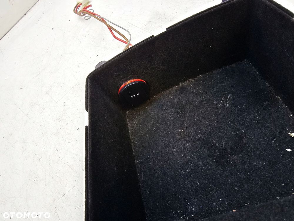SCHOWEK ZAPALNICZKA TELEFON AUDI A4 A5 8K0864981D - 3