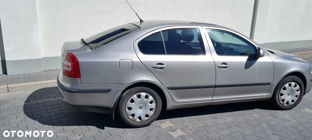Skoda Octavia 1.6 FSI Ambiente - 3