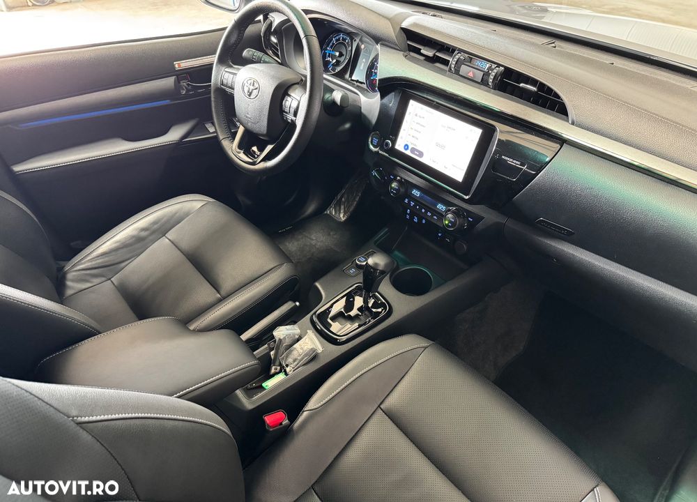 Toyota Hilux 2.8D 204CP 4x4 Double Cab AT MHEV Invincible - 15