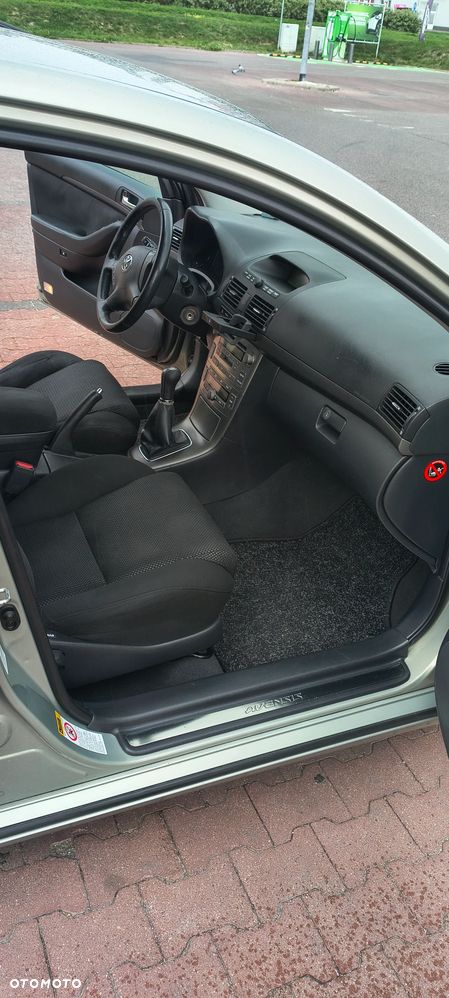 Toyota Avensis 1.8 VVT-i Sol - 13