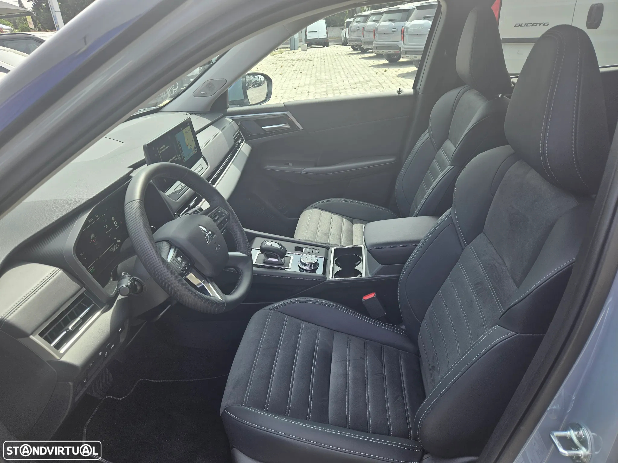 Mitsubishi Outlander 2.4 PHEV Intense - 14