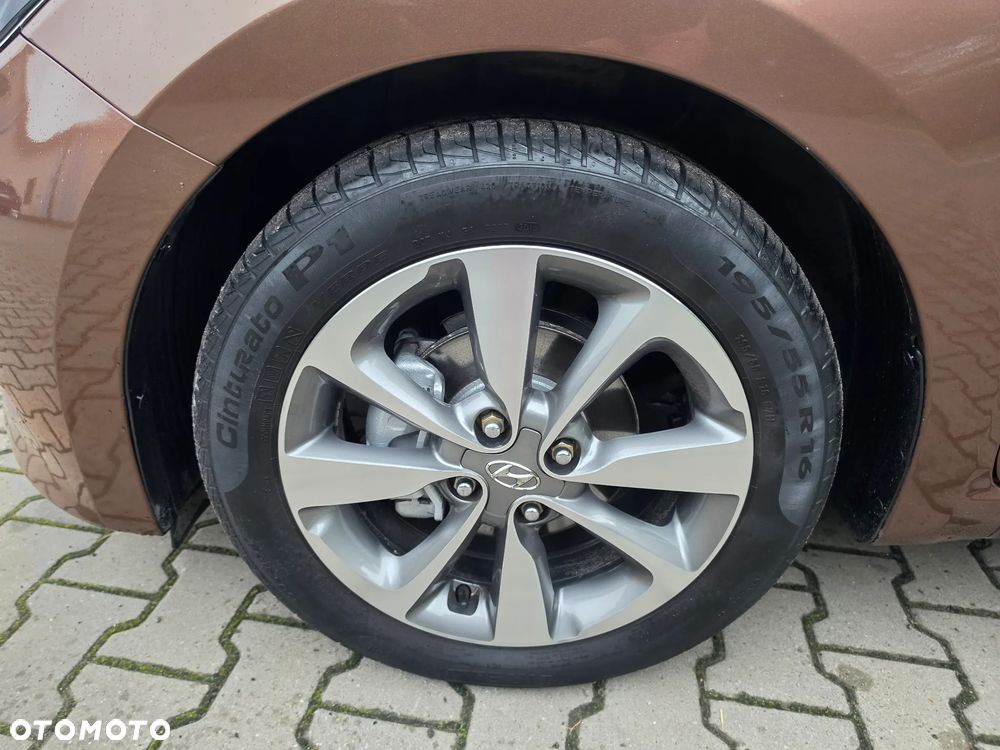 Hyundai i20 1.2 Fifa World Cup Edition - 25
