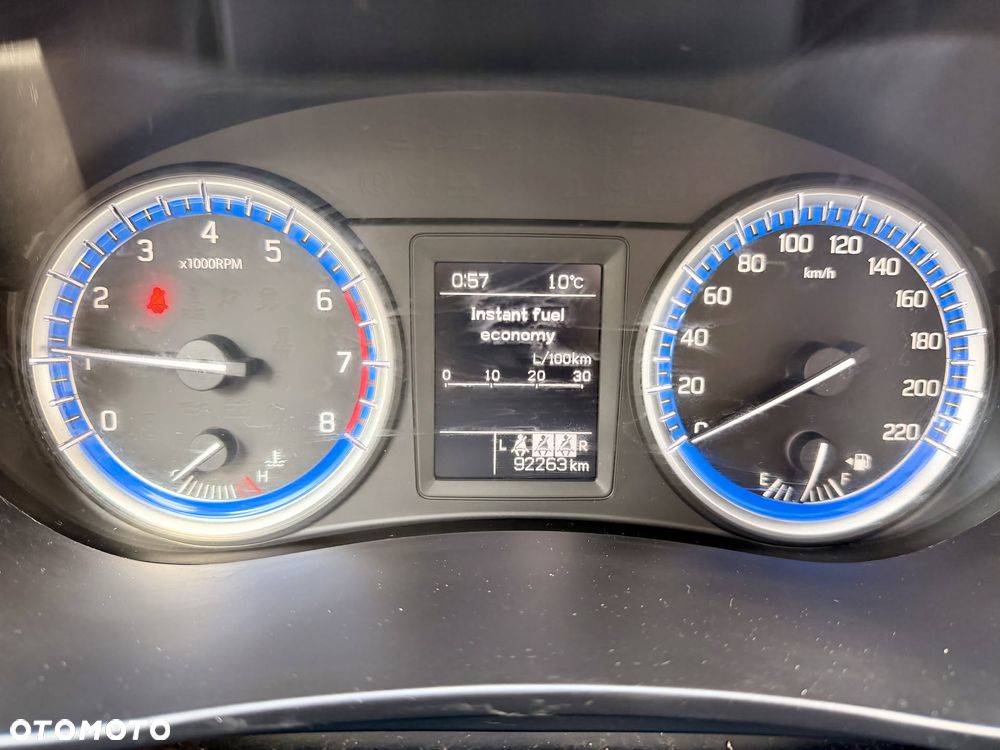 Suzuki SX4 1.6 Premium - 11