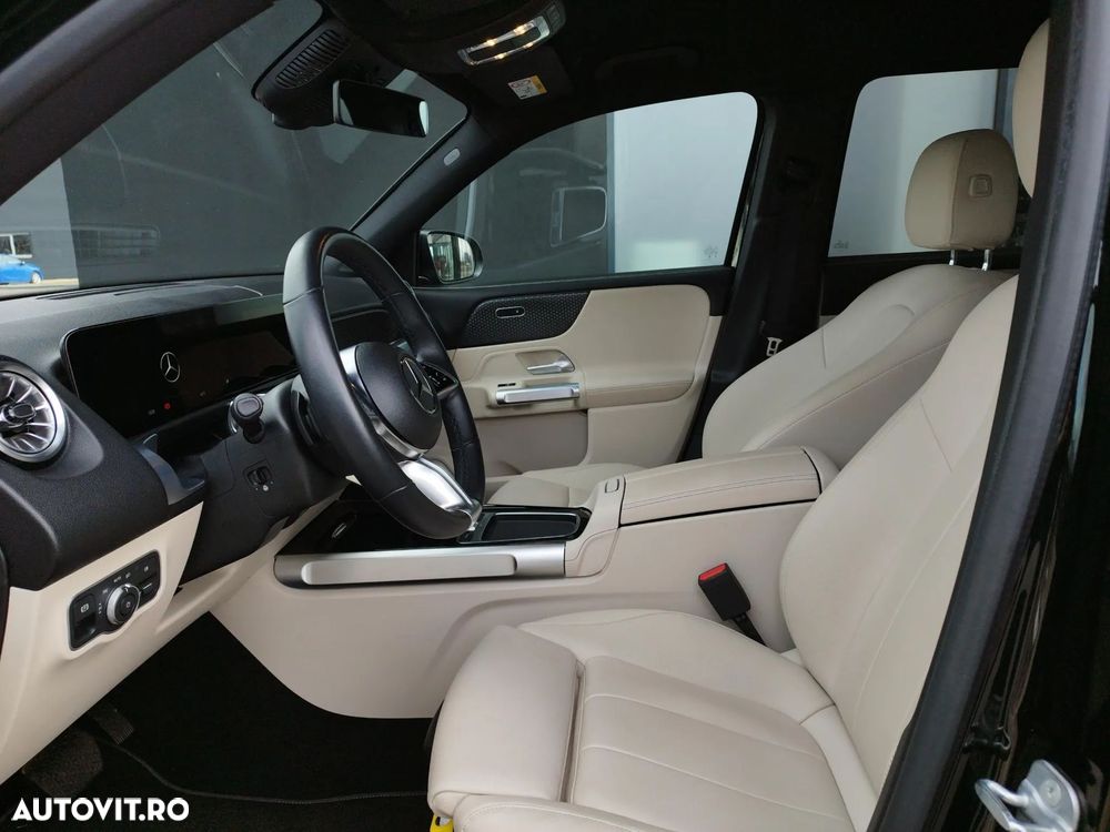 Mercedes-Benz GLB - 11