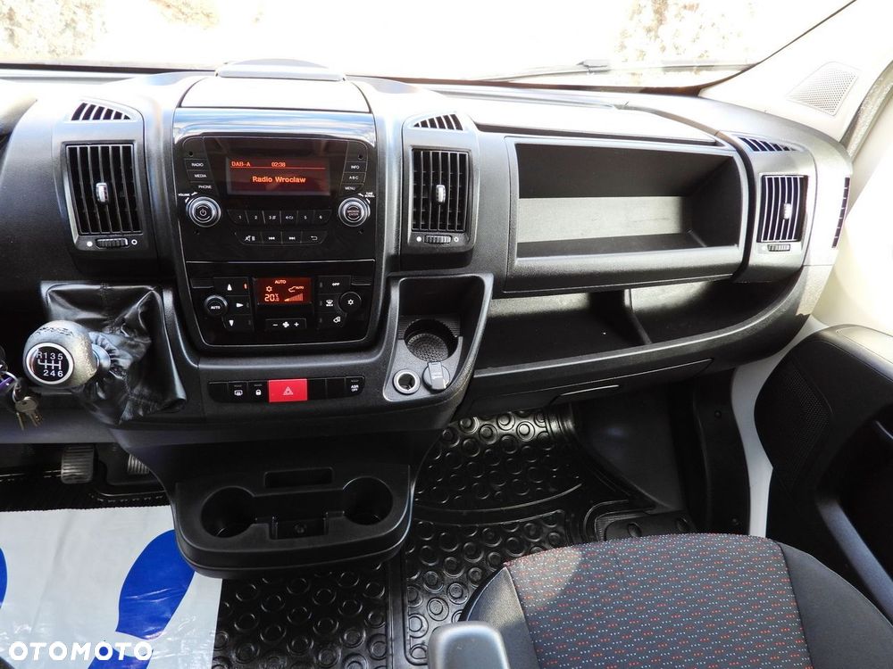 Peugeot BOXER PLANDEKA 8 PALET WEBASTO TEMPOMAT LEDY ASO KLIMATYZACJA  165KM - 35