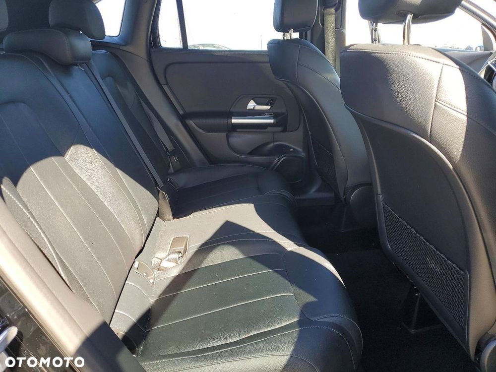 Mercedes-Benz GLA 250 8G-DCT - 11