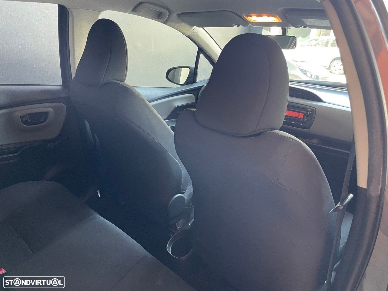 Toyota Yaris 1.4 D-4D ACtive - 13