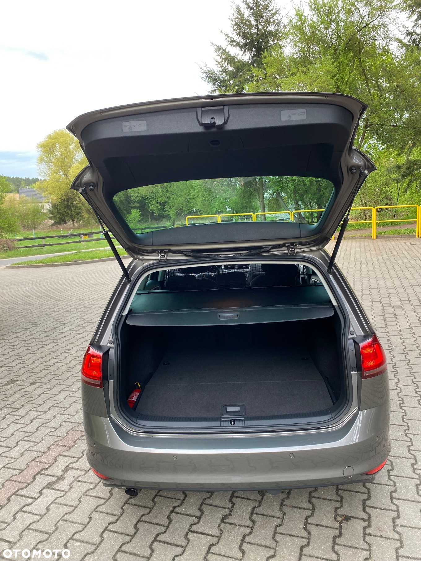 Volkswagen Golf 1.6 TDI BlueMotion Technology DSG Lounge - 18
