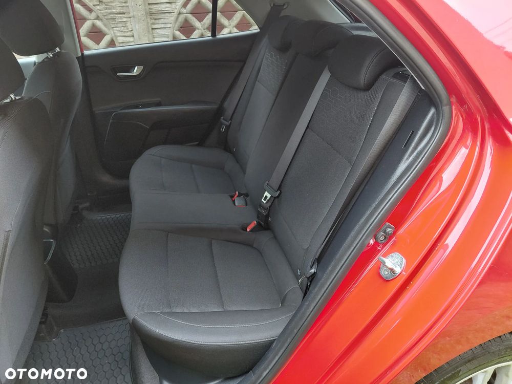 Kia Rio - 29