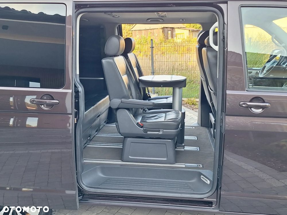 Volkswagen Multivan - 26
