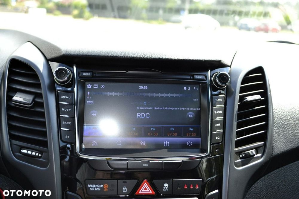 Hyundai i30 1.6 GDI Turbo Luxury - 17