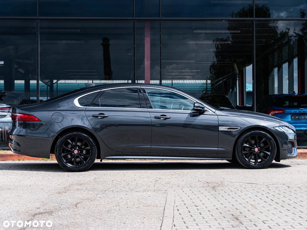 Jaguar XF D200 R-Dynamic HSE - 16