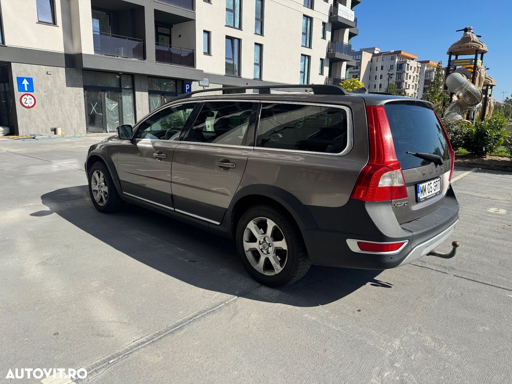 Volvo XC 70 D5 AWD Geartronic Momentum - 2