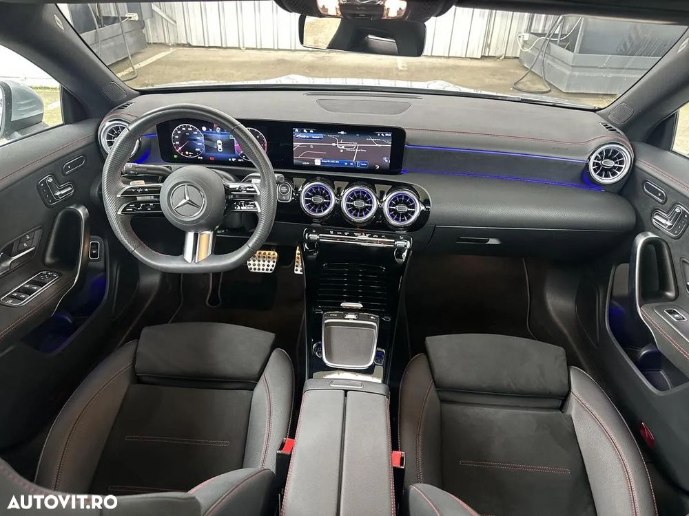 Mercedes-Benz CLA - 12