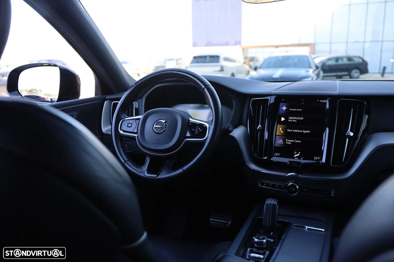 Volvo XC 60 2.0 T6 PHEV R-Design AWD - 16