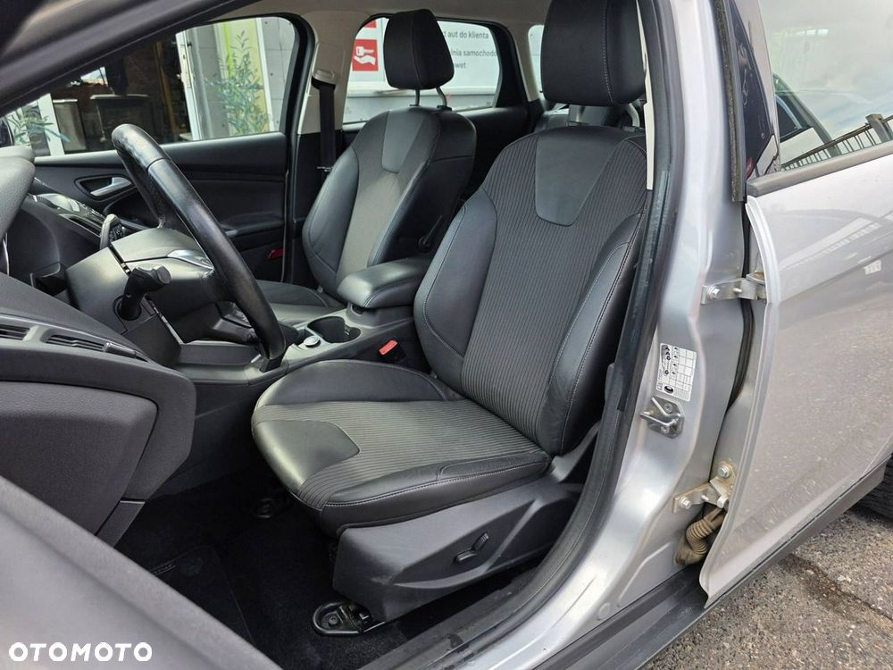 Ford Focus 1.6 TDCi DPF SYNC Edition - 6