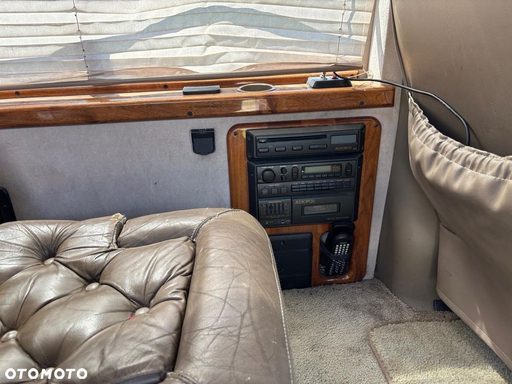 Chevrolet Chevy Van - 25