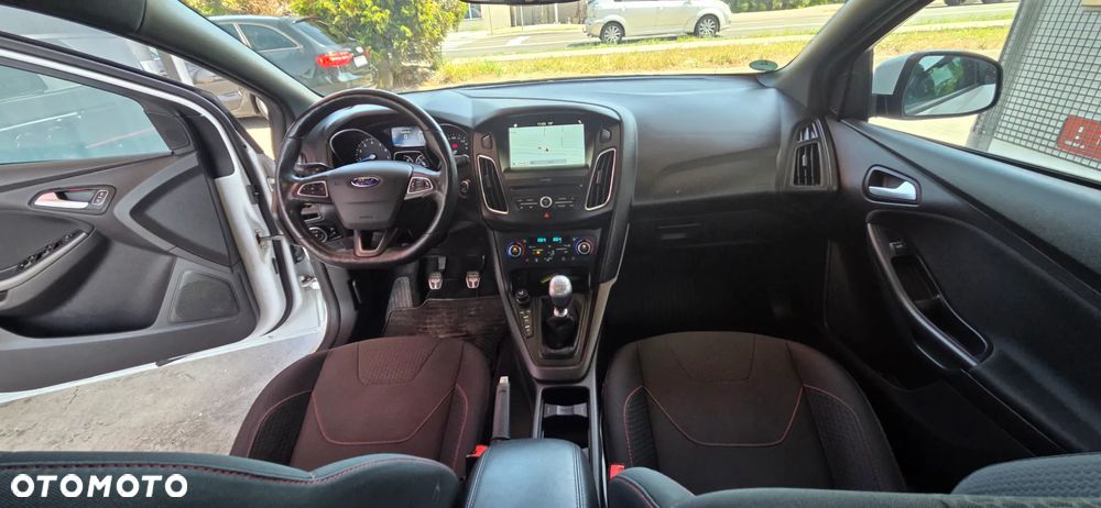 Ford Focus 1.5 EcoBoost STart-Stopp-System ST-LINE - 31